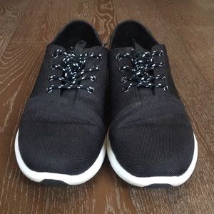 Men’s Toms Shoes